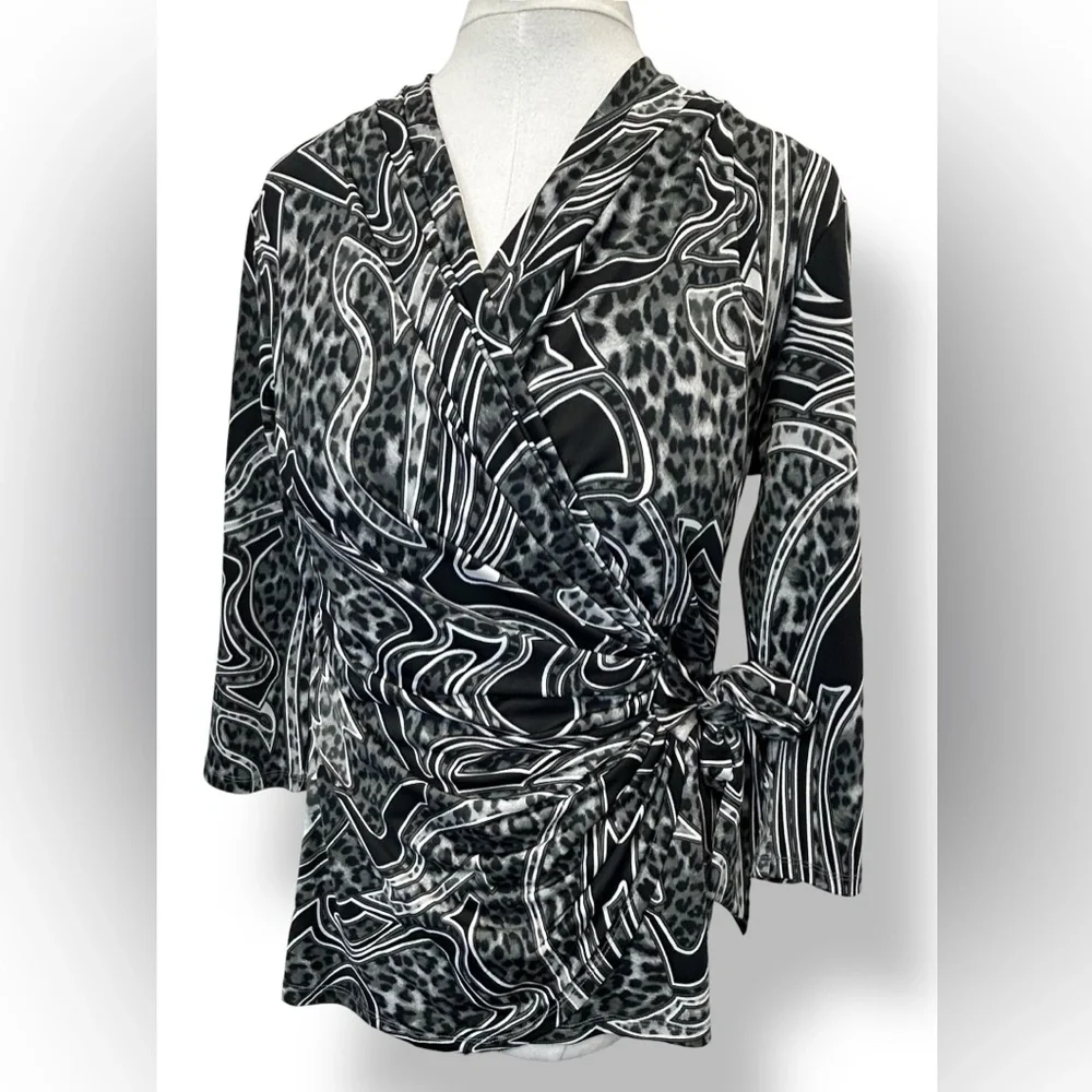 Carmen Marc Valvo Women’s 3/4 Sleeve Wrap Blouse Abstract Leopard Black/White L - Picture 2 of 10
